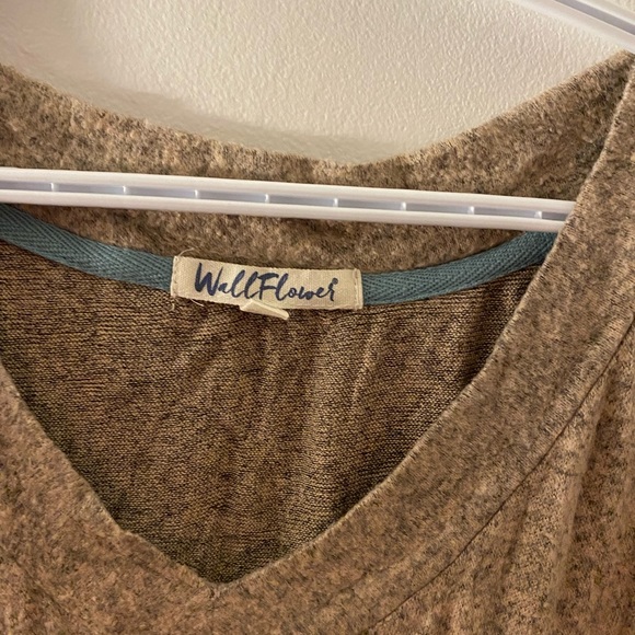 Wallflower Sweater size Large - Picture 2 of 2